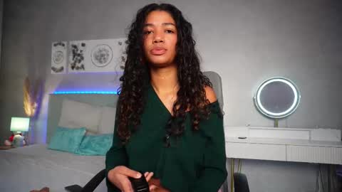 Snapshot of jadeciara chatting on November 2025 08:27:01 AM Jade online show from November 2025 08:27:01 AM