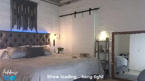 Jade online show from September 2025 08:05:01 AM