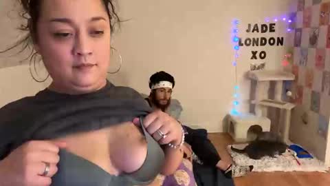 Snapshot of jadelondonxo chatting on February 2025 12:43:01 AM Jade online show from February 2025 12:43:01 AM