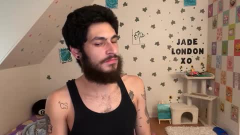 Snapshot of jadelondonxo chatting on March 2025 09:15:01 PM Jade online show from March 2025 09:15:01 PM