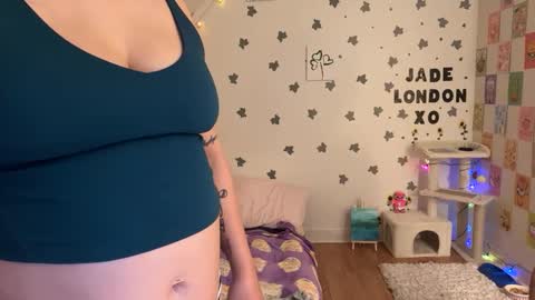 Snapshot of jadelondonxo chatting on March 2025 01:48:02 AM Jade online show from March 2025 01:48:02 AM