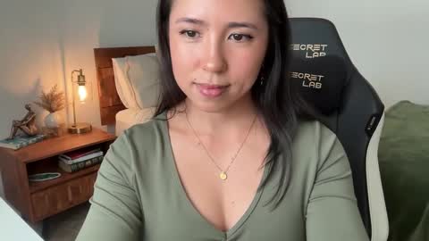 Jade Love online show from October 2025 06:30:02 PM