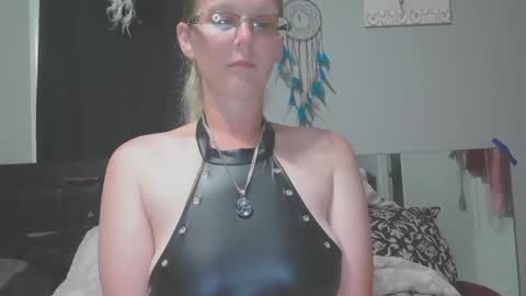 Snapshot of jadeluv chatting on June 2026 01:33:01 AM JadeLuv online show from June 2026 01:33:01 AM