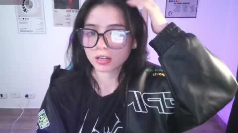 Snapshot of jademonet_ chatting on June 2026 03:07:01 AM Jade 3 online show from June 2026 03:07:01 AM