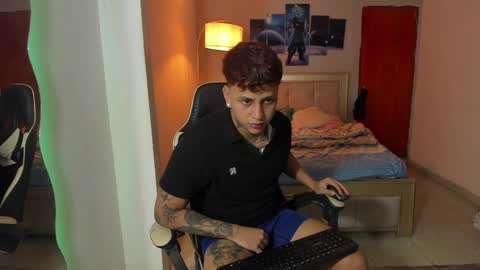 Snapshot of jake_pons chatting on January 2025 04:02:01 PM Jake Pons online show from January 2025 04:02:01 PM