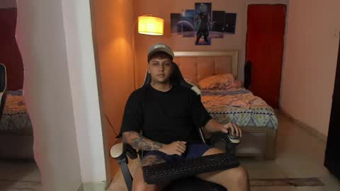 Snapshot of jake_pons chatting on January 2025 03:04:02 PM Jake Pons online show from January 2025 03:04:02 PM