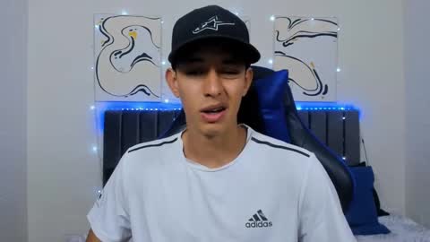 Hi guys im new 3 online show from December 2024 08:32:01 PM