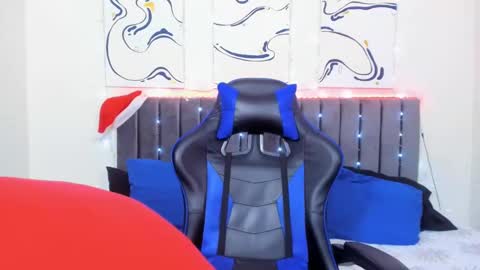 Hi guys im new 3 online show from December 2024 07:35:01 PM