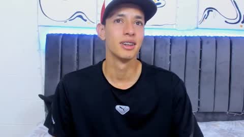 Hi guys im new 3 online show from February 2025 05:37:01 PM