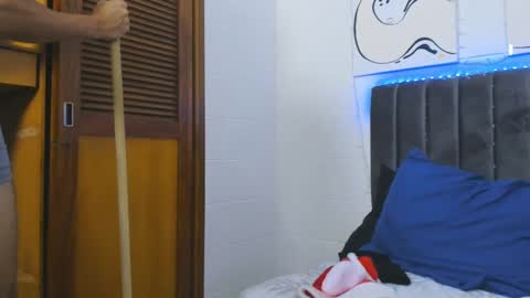 Hi guys im new 3 online show from March 2025 11:22:01 PM