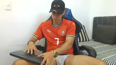 Snapshot of jake_shadow14 chatting on July 2026 05:37:02 PM Hi guys im new 3 online show from July 2026 05:37:02 PM