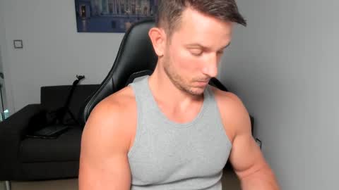 Snapshot of jakubstefano chatting on December 2024 09:51:01 AM Muscle beast P online show from December 2024 09:51:01 AM