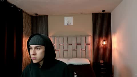 james_adamss_ online show from February 2026 12:20:01 PM