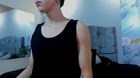 james_adamss_ online show from March 2026 12:43:02 PM