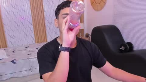 Snapshot of james_jonnes chatting on September 2025 07:52:02 PM James online show from September 2025 07:52:02 PM