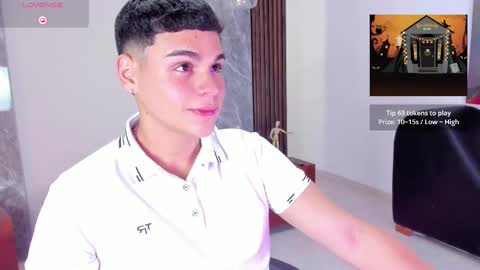 Snapshot of james_jonnes chatting on October 2025 08:18:02 PM James online show from October 2025 08:18:02 PM