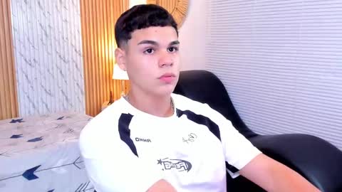 Snapshot of james_jonnes chatting on October 2025 07:44:02 PM James online show from October 2025 07:44:02 PM