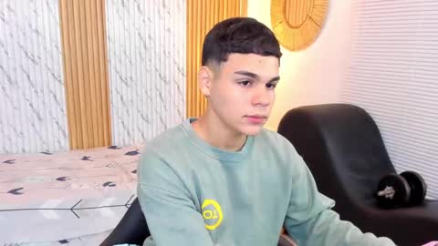 Snapshot of james_jonnes chatting on October 2025 07:44:01 PM James online show from October 2025 07:44:01 PM