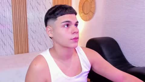 Snapshot of james_jonnes chatting on October 2025 07:15:01 PM James online show from October 2025 07:15:01 PM