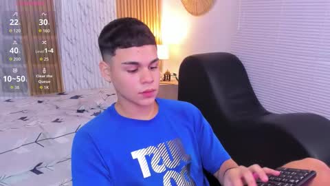 Snapshot of james_jonnes chatting on October 2025 08:42:01 PM James online show from October 2025 08:42:01 PM