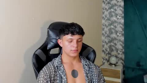 jamesgolden_ online show from February 2025 11:45:01 PM