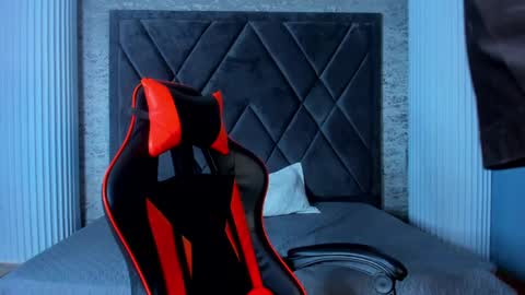 jamesgolden_ online show from March 2025 02:32:01 PM