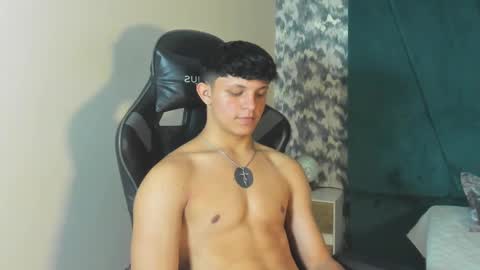 jamesgolden_ online show from March 2025 12:27:02 AM