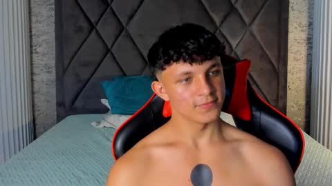 jamesgolden_ online show from March 2025 03:29:02 PM