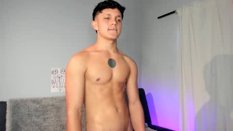 jamesgolden_ online show from November 2025 09:25:02 PM