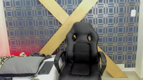 Jamesinked  online show from January 2025 04:35:01 PM