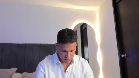 Snapshot of jamesowenn chatting on March 2026 08:47:01 PM James Owenn online show from March 2026 08:47:01 PM