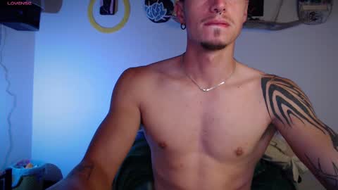 jamesss____ online show from September 2025 11:08:01 PM