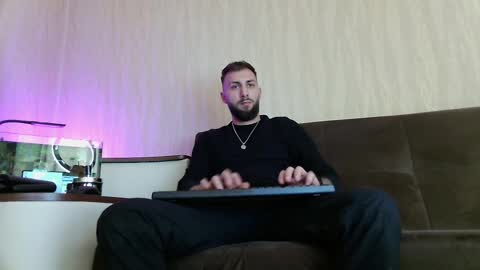 Robbie online show from March 2025 06:22:02 PM