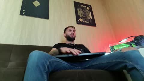 Robbie online show from March 2025 08:52:01 PM