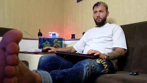 Robbie online show from September 2025 08:42:01 PM