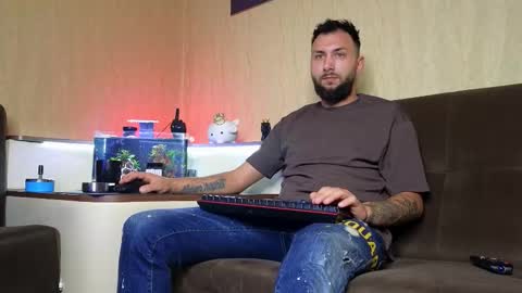 Robbie online show from October 2025 06:08:02 AM