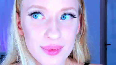 Jenia online show from September 2025 04:23:01 AM