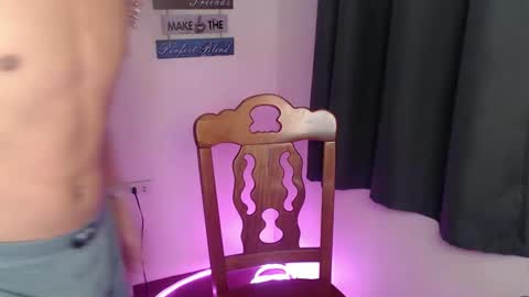 Snapshot of janlloyd04 chatting on November 2025 11:53:01 AM janlloyd04 online show from November 2025 11:53:01 AM