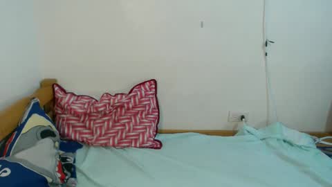 Snapshot of janlloyd04 chatting on November 2025 08:31:02 AM janlloyd04 online show from November 2025 08:31:02 AM