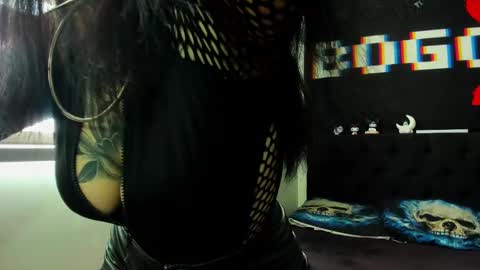      online show from February 2025 08:22:02 PM