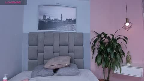 Snapshot of janna_lopezz chatting on October 2025 06:19:02 AM Janna online show from October 2025 06:19:02 AM