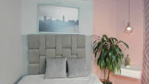 Snapshot of janna_lopezz chatting on November 2025 11:11:01 AM Janna online show from November 2025 11:11:01 AM