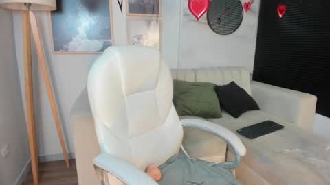 Janne for u online show from February 2025 10:07:02 AM