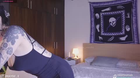   jmaybe e online show from January 2025 02:40:02 PM