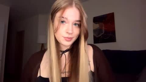 Janni online show from October 2025 05:15:02 PM