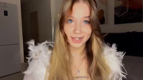 Janni online show from November 2025 07:05:02 PM