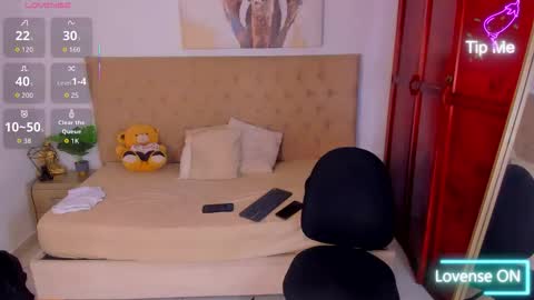 janomar01 online show from October 2025 06:41:02 PM