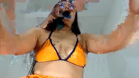 Monik online show from October 2025 07:41:01 PM