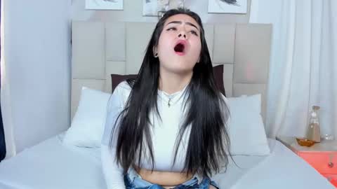 Jaslyn online show from January 2025 05:44:02 PM