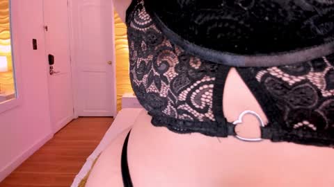 Snapshot of jasmiinevans chatting on January 2025 07:51:01 PM Jasmin Evans online show from January 2025 07:51:01 PM